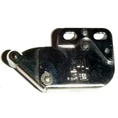 Cliquet push-pull pour porte d'habillage de lave-linge Gaggenau et Smeg, référence 977690048